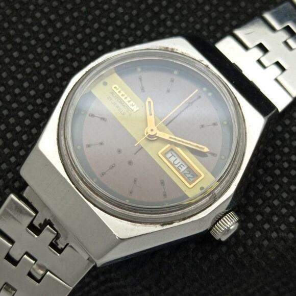 Vintage 1971 Citizen Automatic Womans Silver Watch W/daydate & Gold accents main image 4